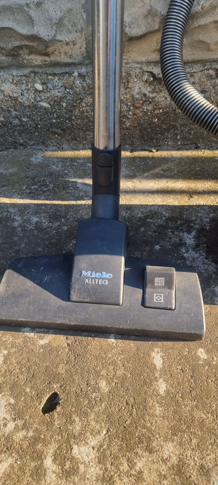 Продавам прахосмукачка MIELE