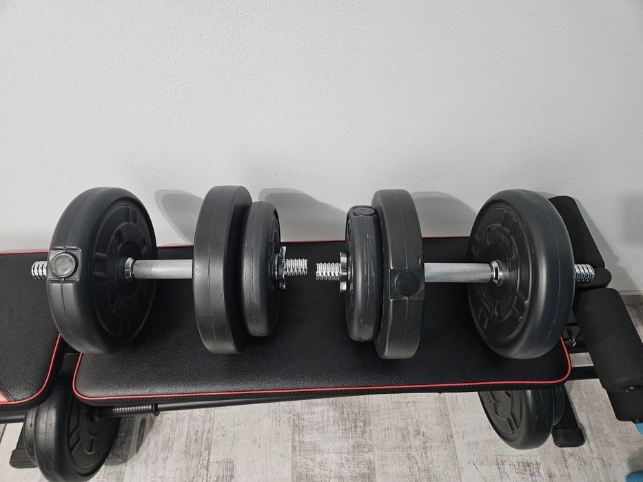 Gantere/ bara greutati + 60 kg greutati + banca pliabila exercitii
