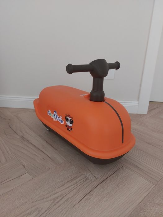 Mașinuța fără pedale