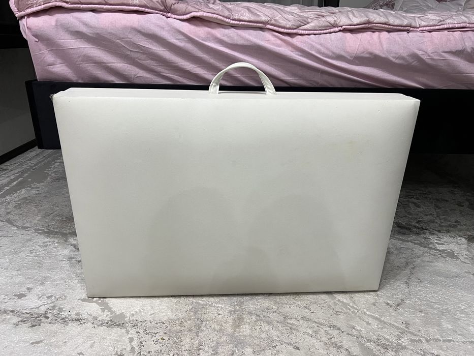 Кушетка (чемодан) для салона