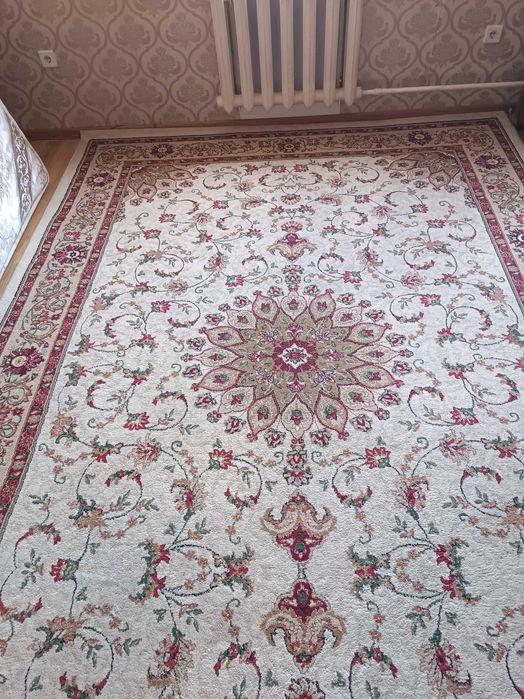 Продам палас в хорошем состоянии