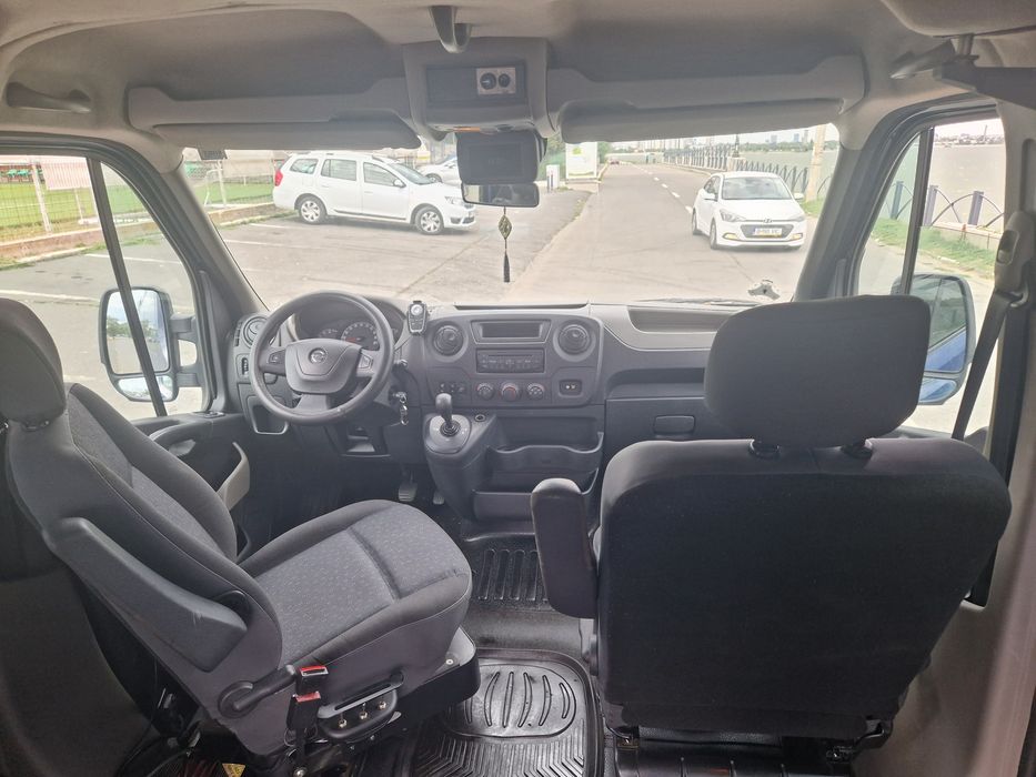 Opel Movano 2011 8+1 (adaptată persoane cu dizabilități)