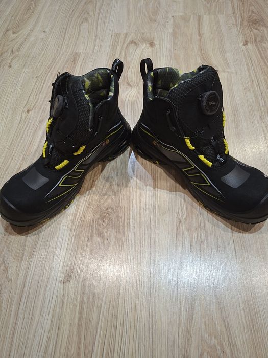 Работни дрехи и обувки