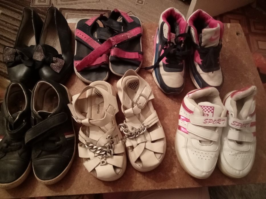 Обувь разная обмен на сладкое