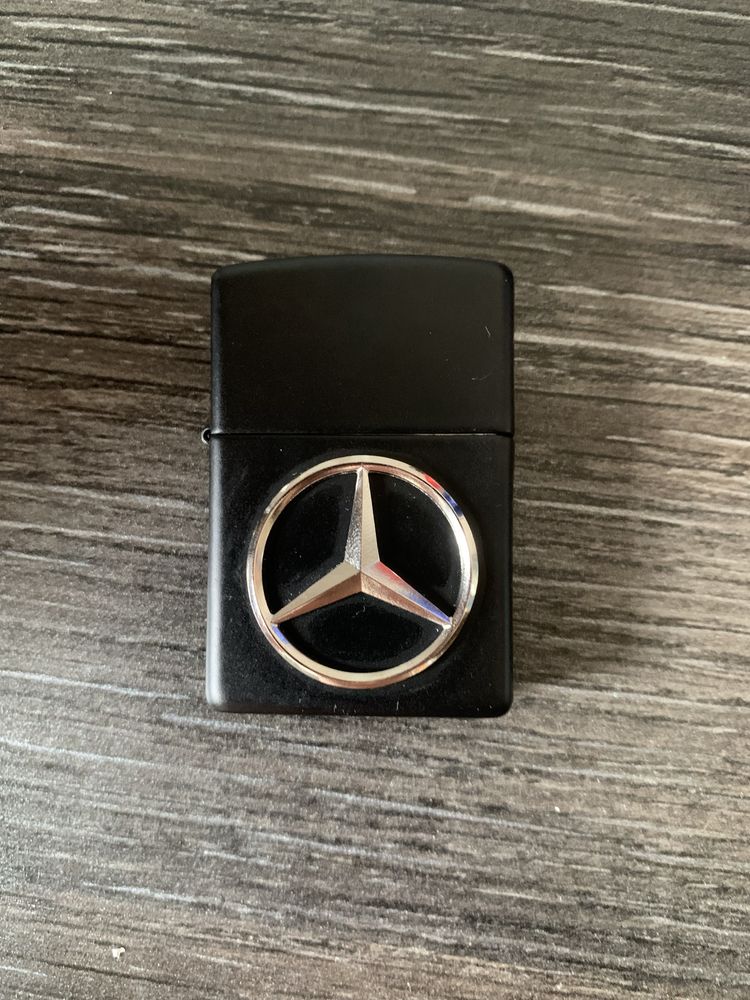 Bricheta Zippo Mercedes-Benz