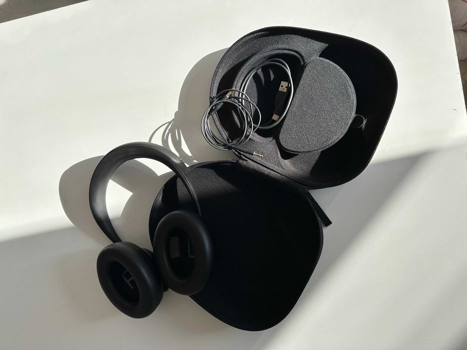 Casti marca Bose, model NC700 (noise cancelling)