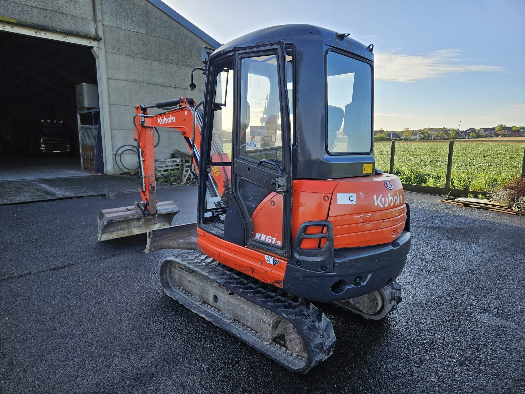 Miniexcavator kubota kx61-3 2014