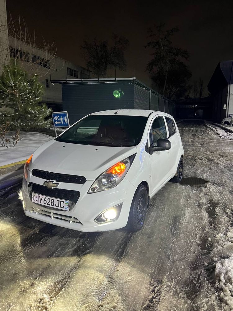 Chevrolet spark 2015 MT