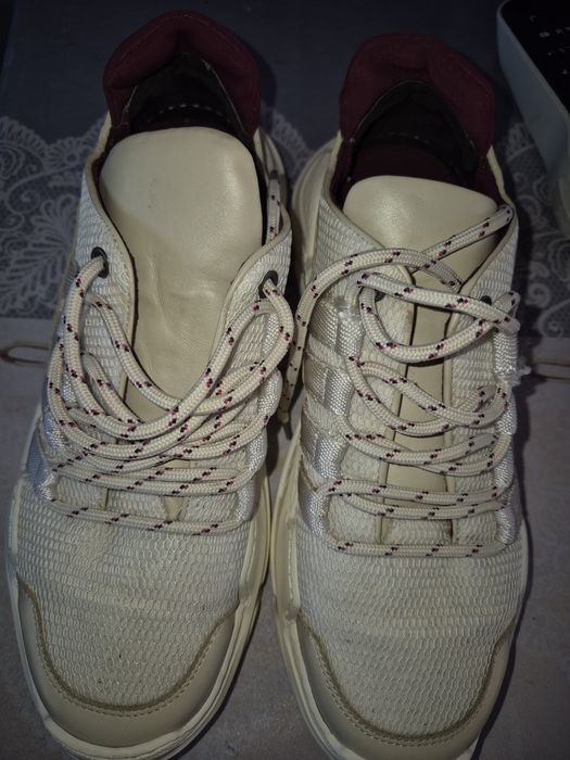 Adidași in stare bună