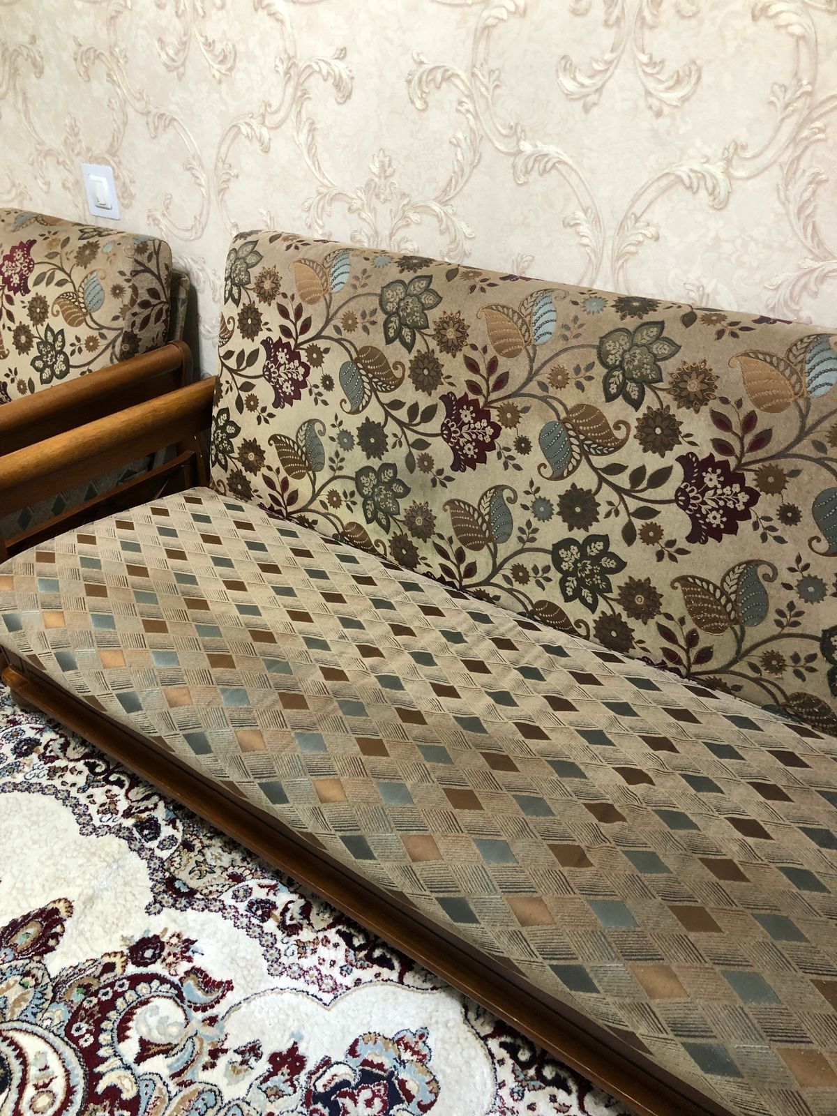 Продам стол со стульями