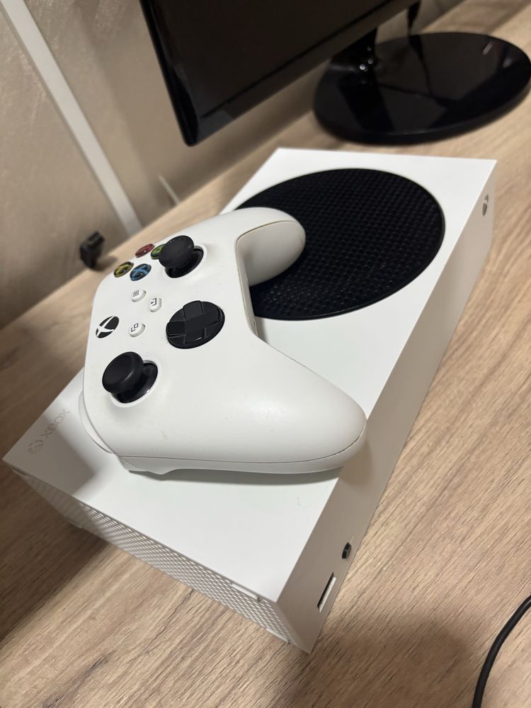 Xbox series s + монитор