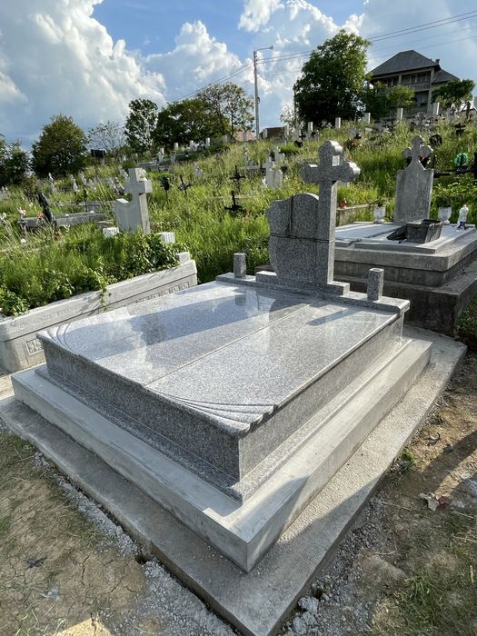 Montaj cadre de granit , monumente funerare