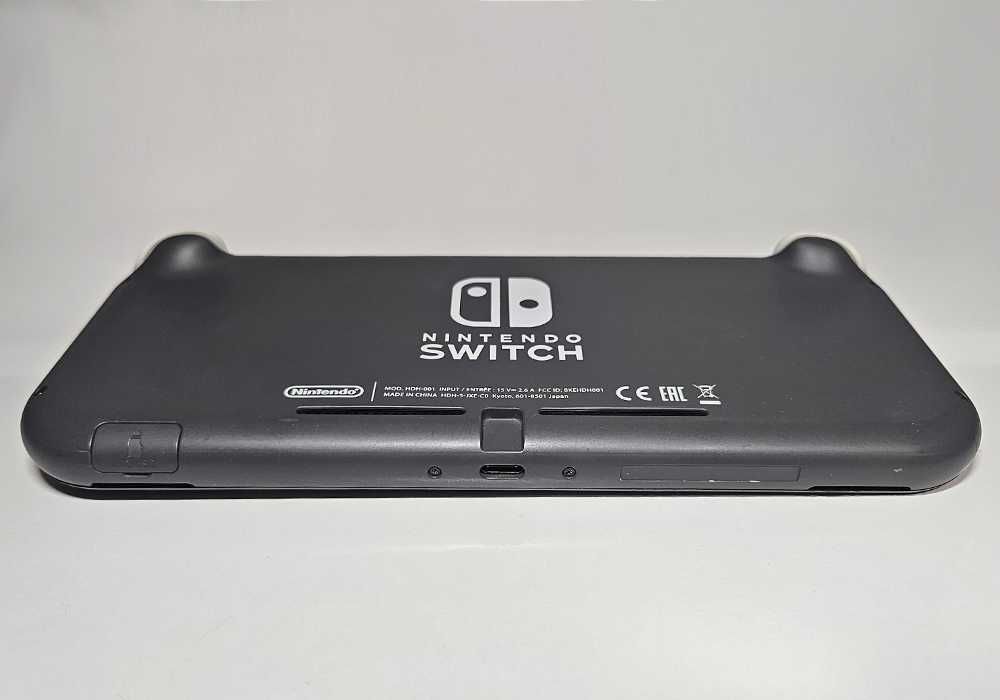 Nintendo Switch Lite + 256 GB SD Card