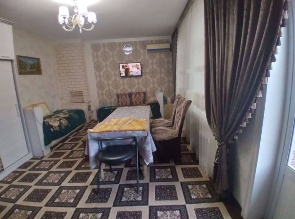 Продаётся свой дом в Юнусабадском районе ориентир  улица Фарогат, 8 кв