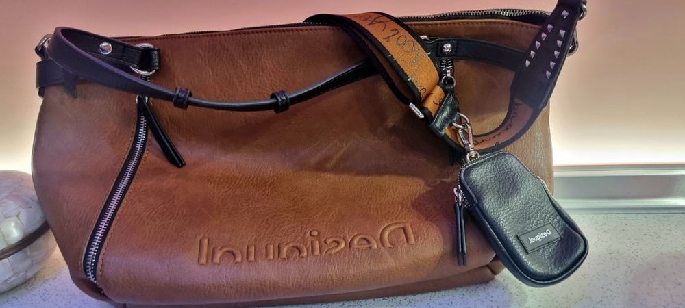 DISIGUAL и Gold & gold чанти на цена от 20лв. 35лв. 55лв.