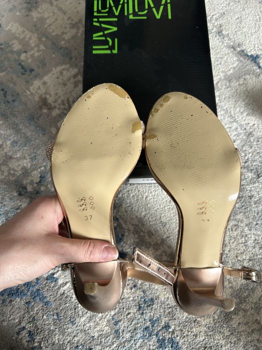 Sandale roz-aurii cu toc