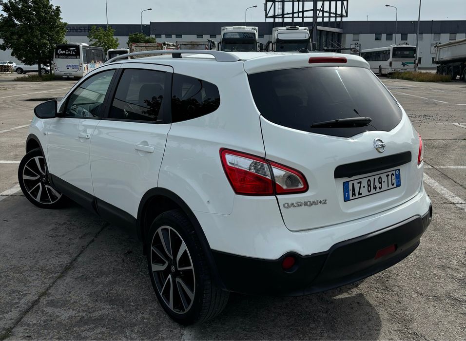 Nissan Qashqai 4X4 +2 7 Locuri 2.0 dCi Panoramic Navigatie 4x4 150 CP