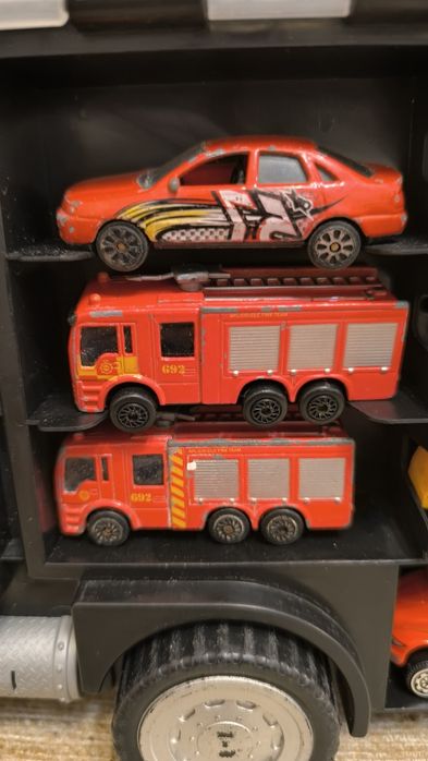 Tir transport mașinute 58 cm + 14 masinute