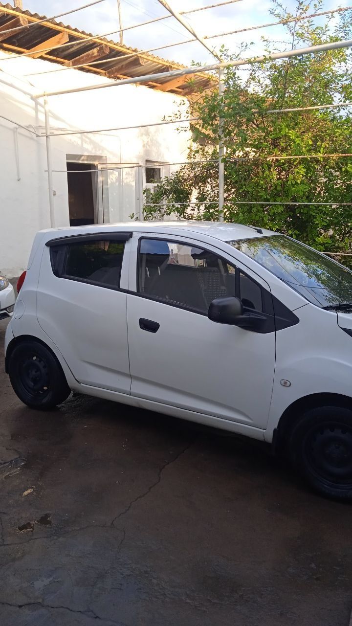 Chevrolet Spark sotiladi