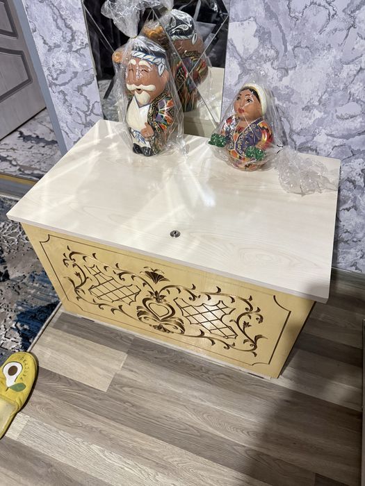 Диван ва сандик сотилади почти янги