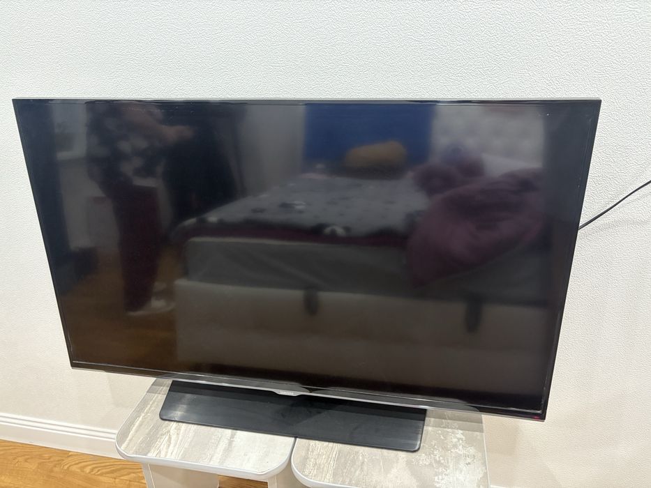 Продам телевизор Samsung, диагональ 100 см