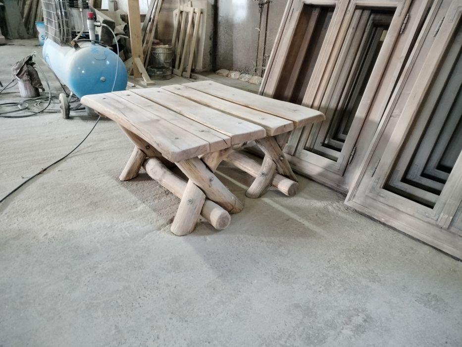 Două  blaturi din lemn masi de paltin și o masa cu 2 băncuțe  stejar