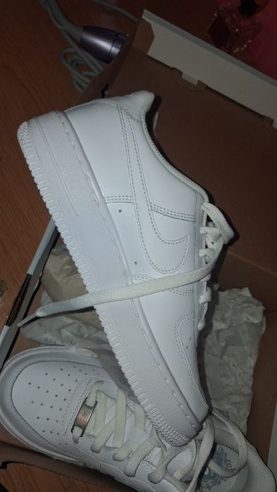 Vând adidasi Nike Air Force 1