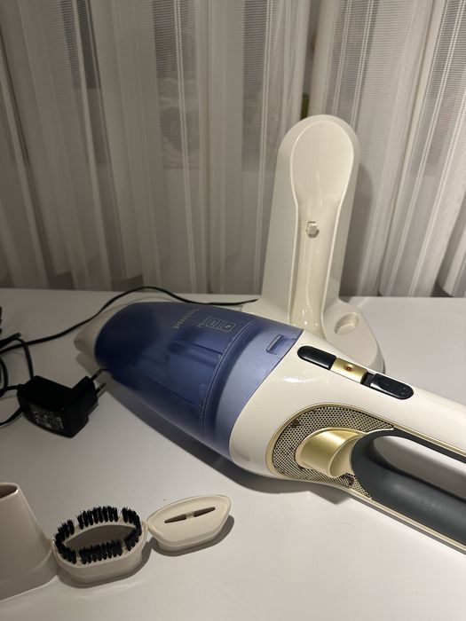 Ръчна мини прахосмукачка Philips, сухо и мокро почистване