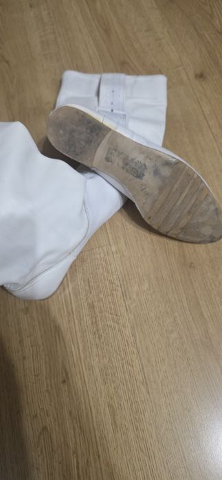 Продавам Дамски Боти.