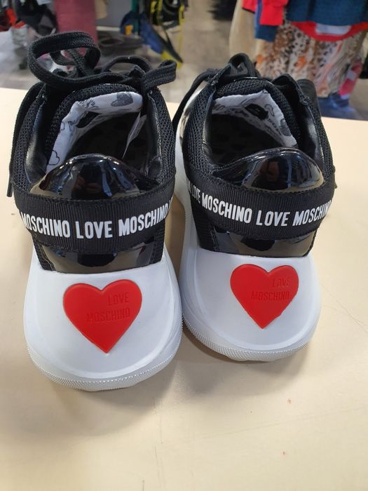 Adidasi Moschino 38,stare impecabila