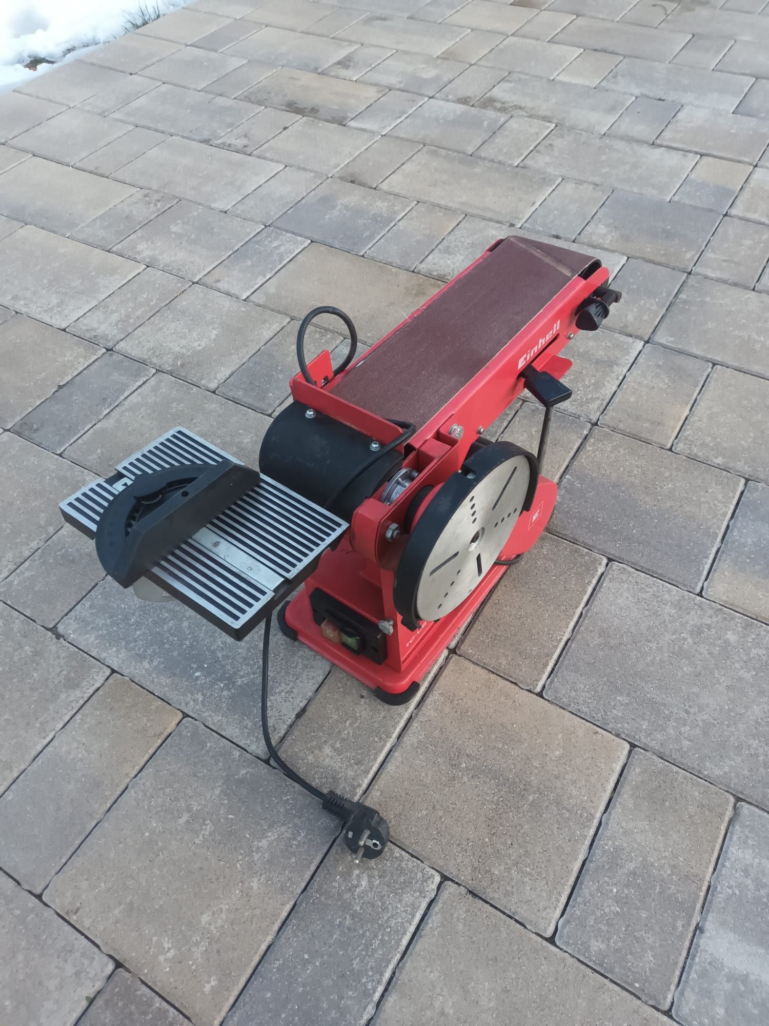 Slefuitor cu banda Einhell