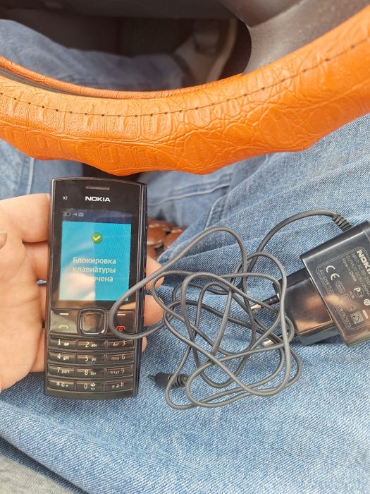 Nokia x2 ishlashi zor