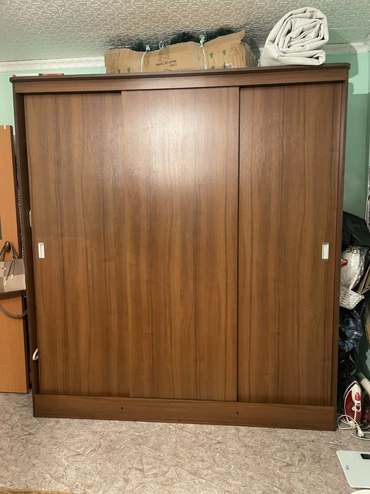 Продам спальный гарнитур