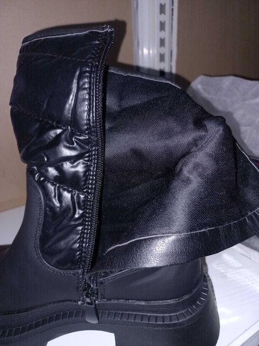 Продавам дамски ботуши