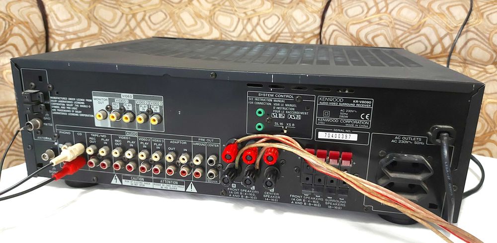 Amplificator cu radio Kenwood KR V8090 5X110 watts