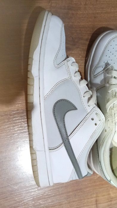 Dunck urî albe  cu gri