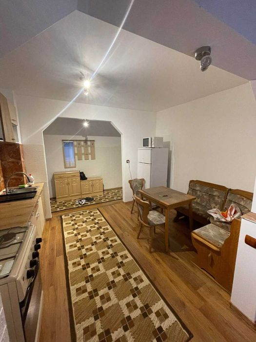 Apartament Doua Camere, decomandat, et 3, str Ioan Corvin