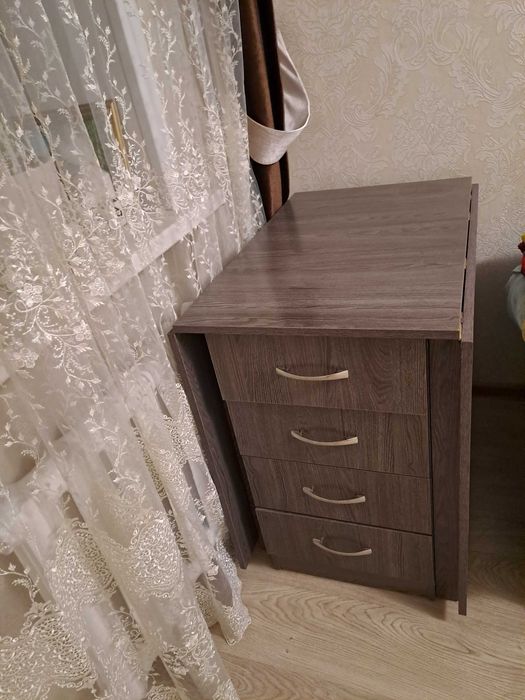 Продам стол-трасформер.