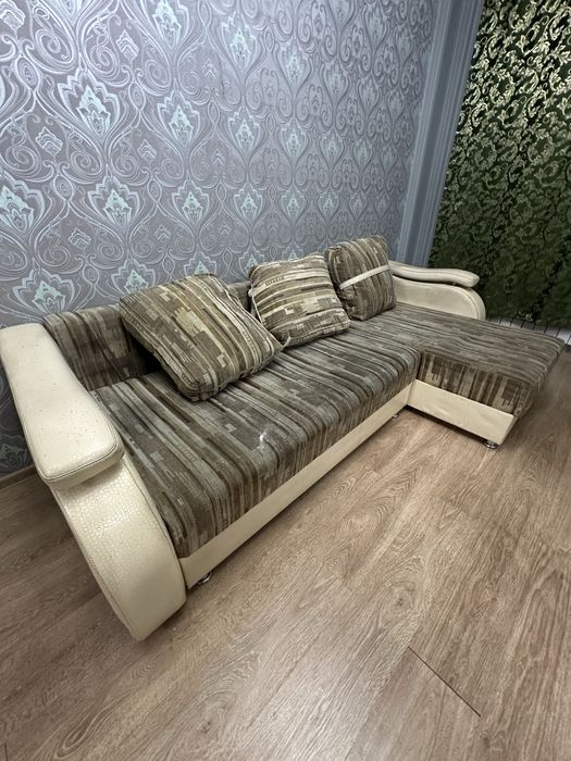 Отдам даром диван