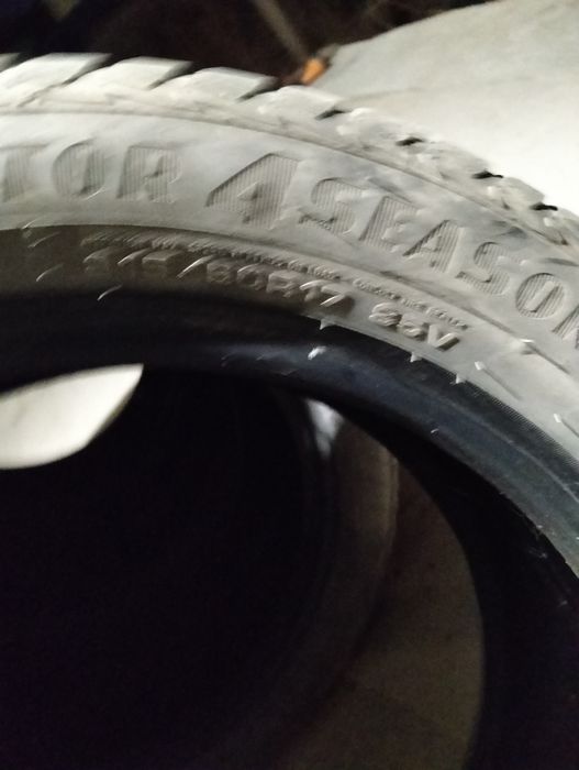 Продаються шины комплект