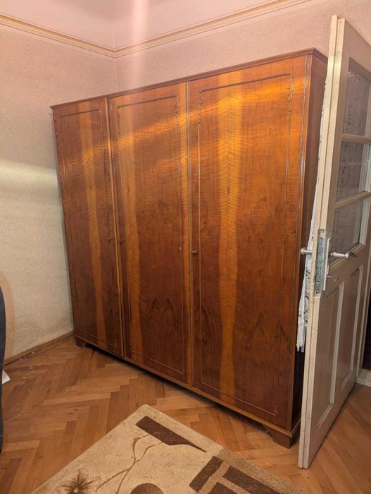 Dulap vechi Art Deco lemn furnir masiv anii 1940 1950 piesa rara