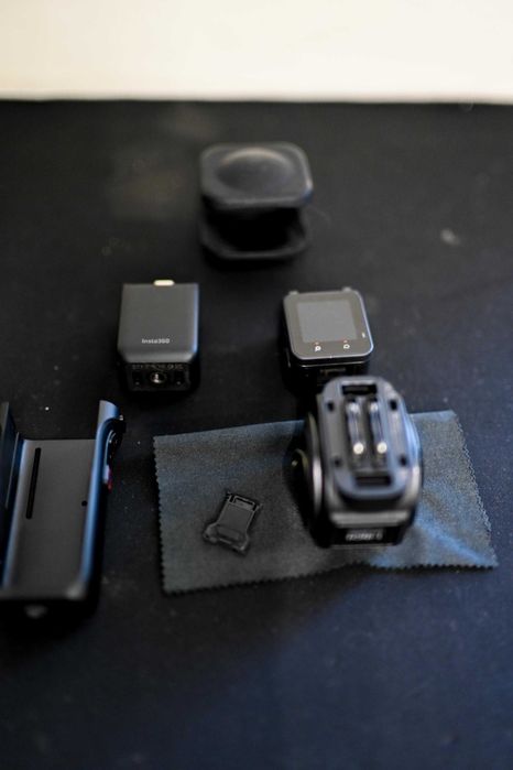 Cameră Insta360 ONE RS 1-Inch Edition –  6K 360° (Leica Lens)