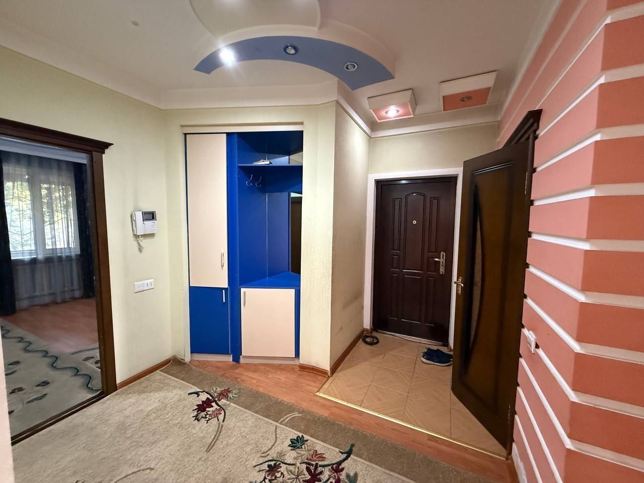 Продаётся квартира Юнусабад 12 2/2/4