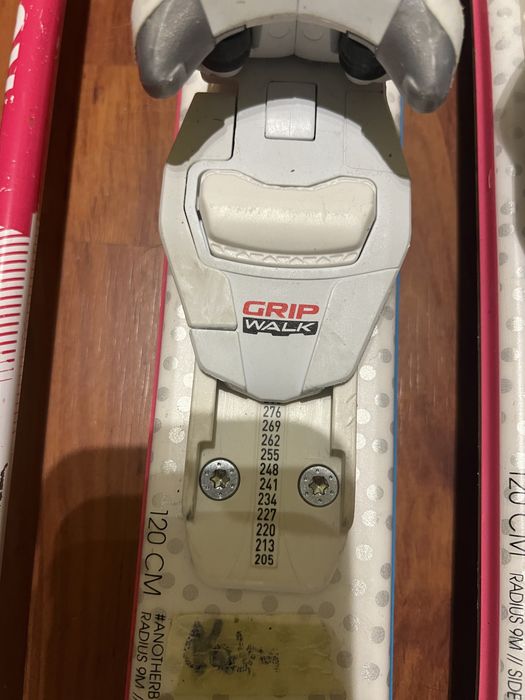 Ски, обувки, щеки, каска и очила