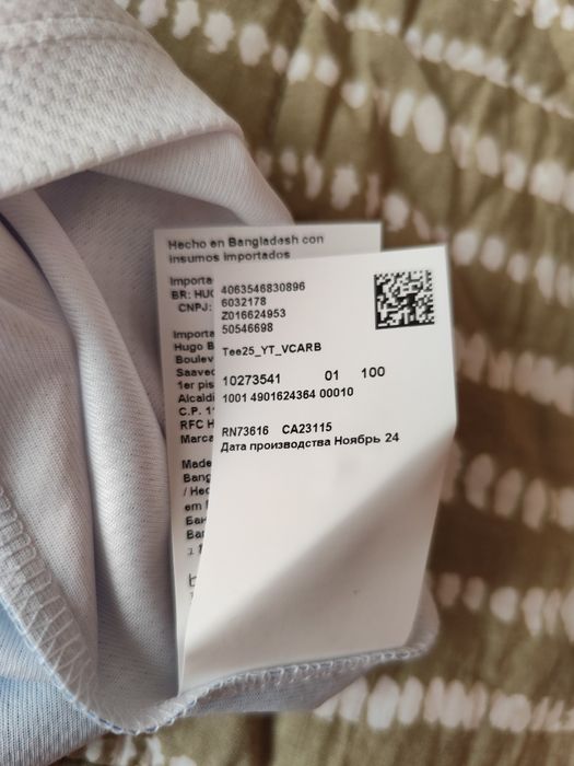 Acesta este un tricou polo Hugo x Visa Cash App Red Bull F1 2025