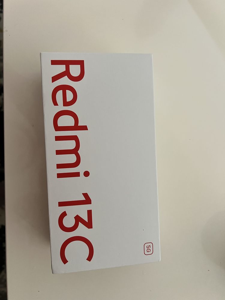{{НОВ}}Телефон Xiaomi Redmi 13C ,5G , 8GB RAM ,256 GB ;