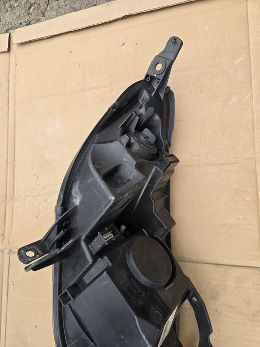 Фар ляв десен за Peugeot 407 / Пежо 407