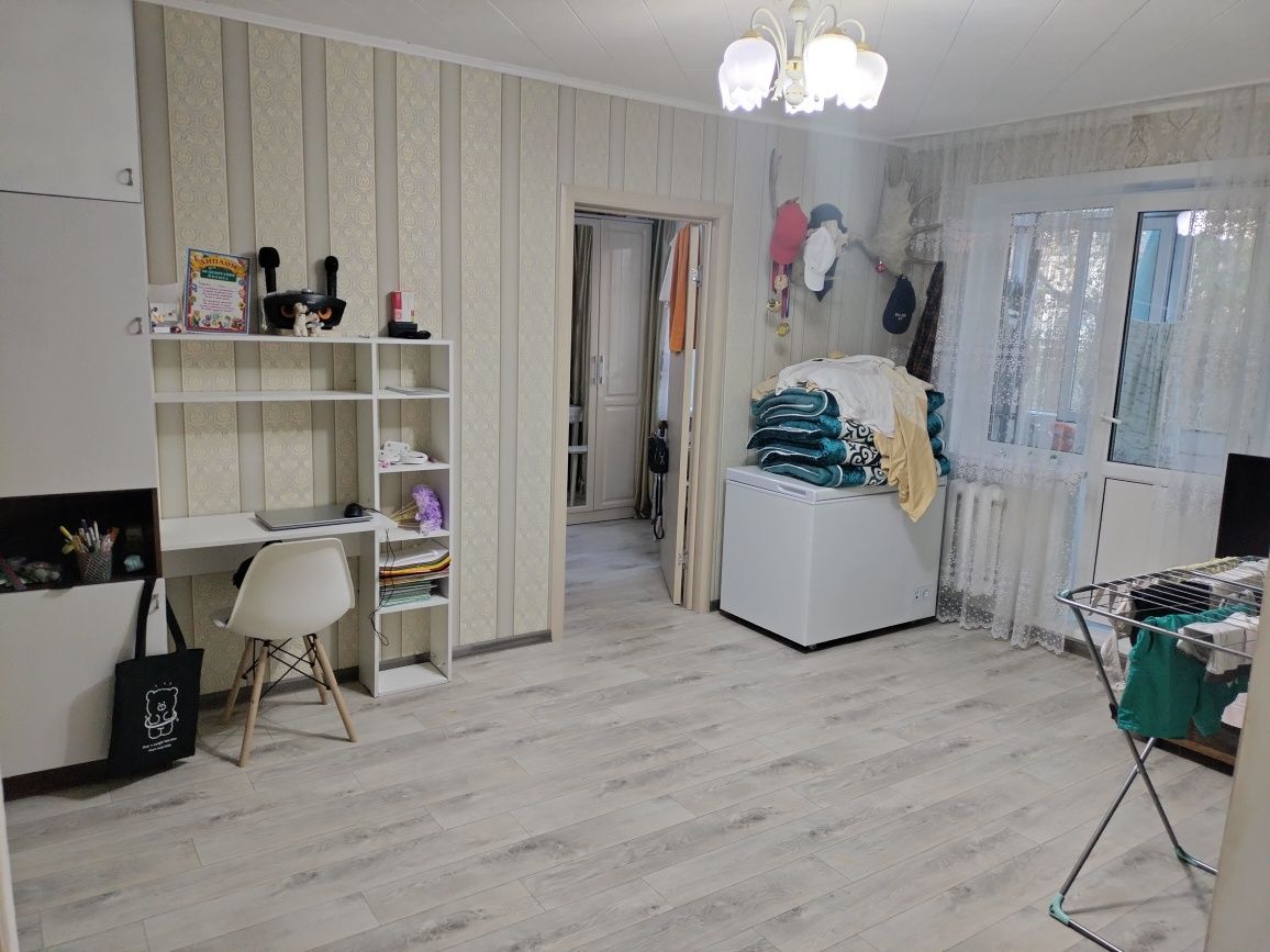 Продам квартиру  3 мкр .7 дом