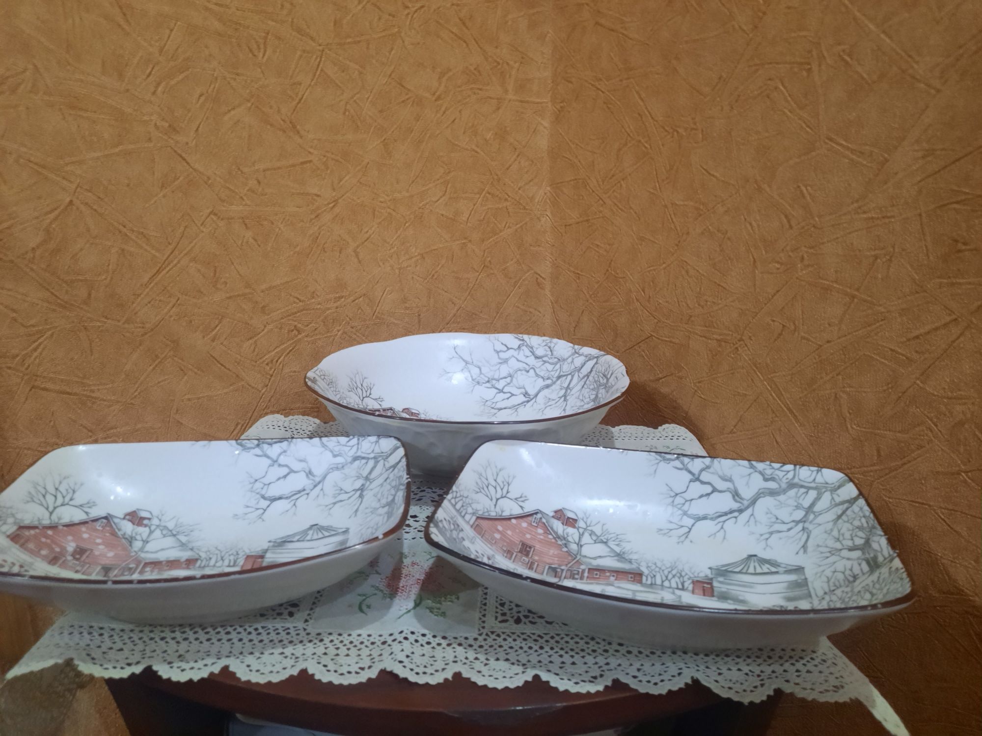 Сет из 3х оригинальных  и стильных  салатников (d-23см и пара 21×16см)