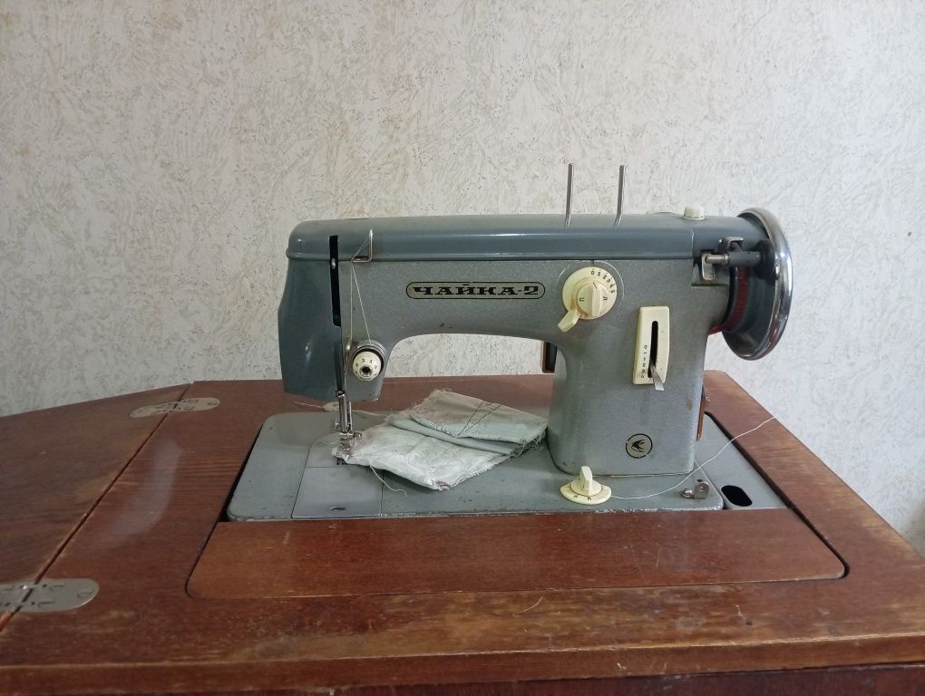 Продаётся швейная машинка Чайка-2 . В  хорошем,рабочем состоянии